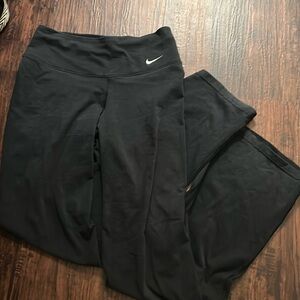 Black Nike yoga pants